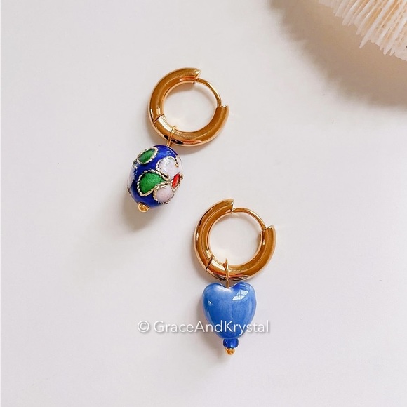 Retro Flower Cloisonne mismatched hoops - Picture 5 of 8